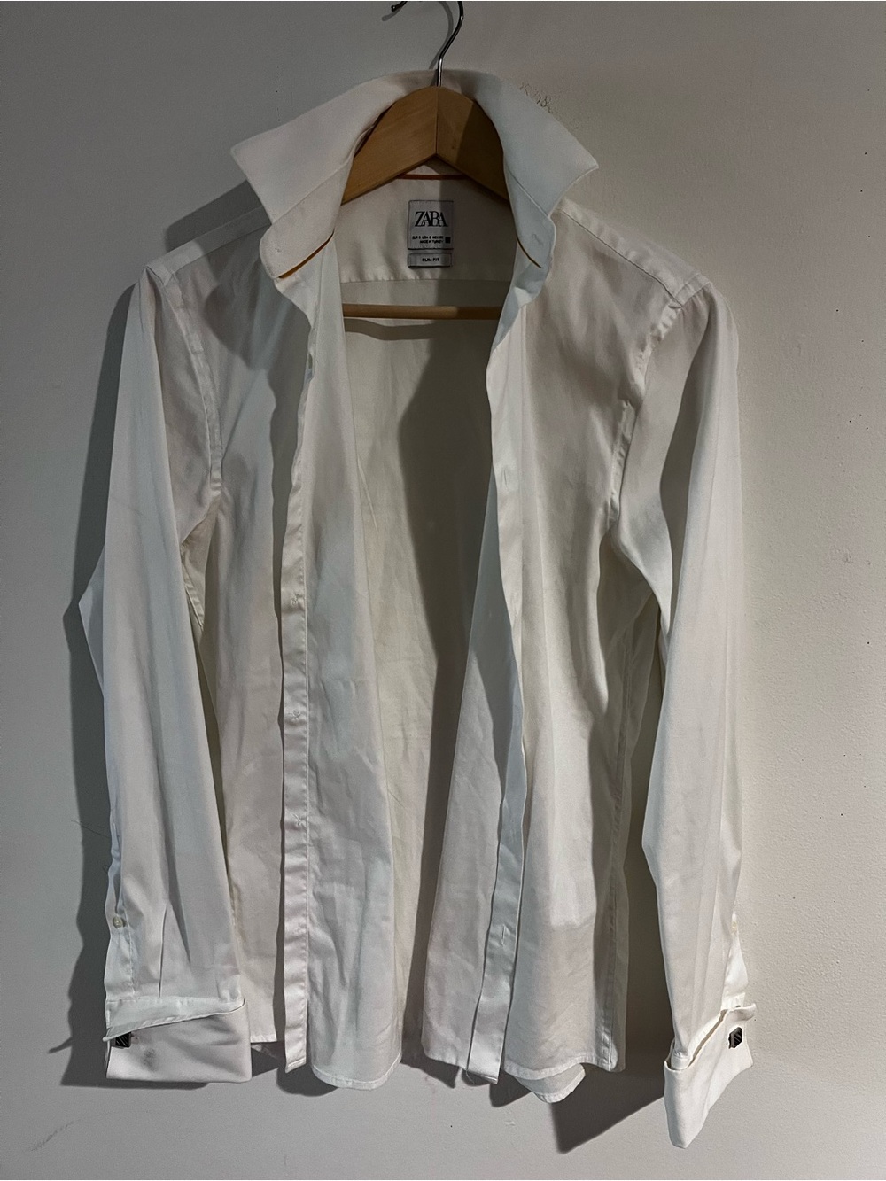 ZARA White Long-Sleeve Dress Shirt with Spread Collar